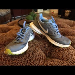 Nike Downshifter Sneaker Sz 9